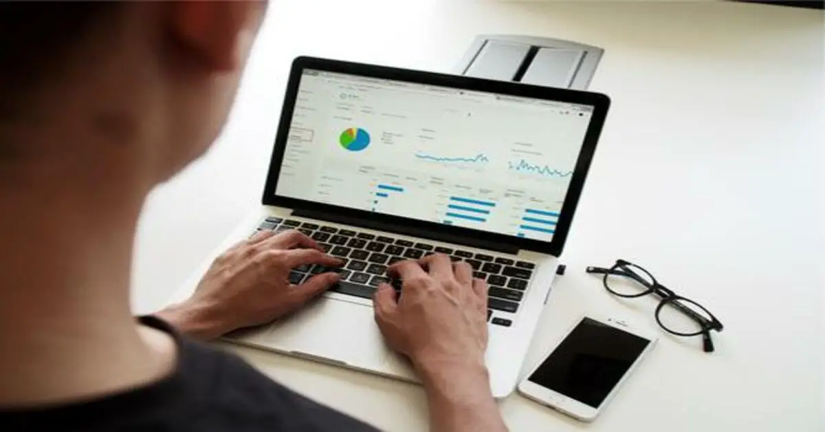 How to Become a Data Analyst From Scratch